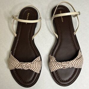 REFORMATION CASSIDY CREAM AND BROWN STRIPED WOMENS FLAT KNOTTED SANDALS 7.5